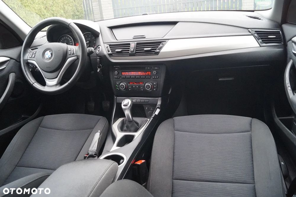 BMW X1 sDrive18i - 23
