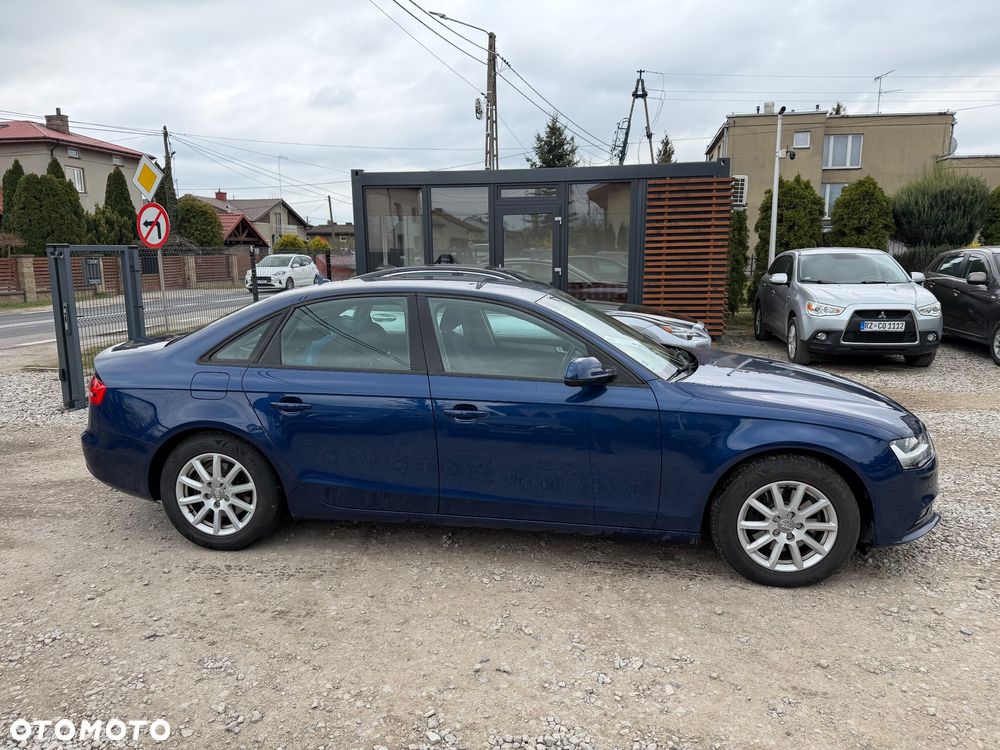 Audi A4 Limousine - 8