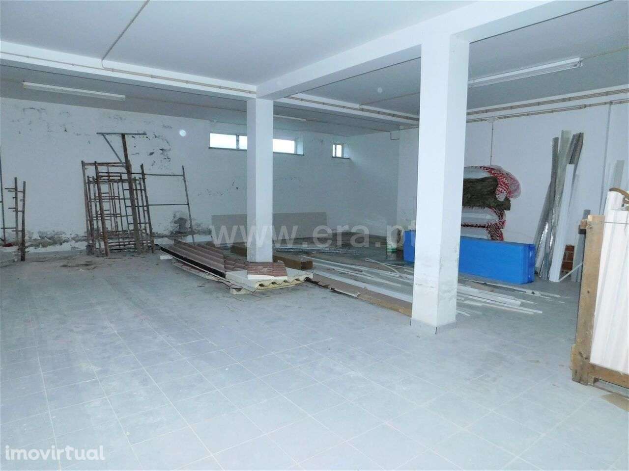 Garagem / Seia, Seia, São Romão e Lapa dos Dinheiros - Grande imagem: 3/3