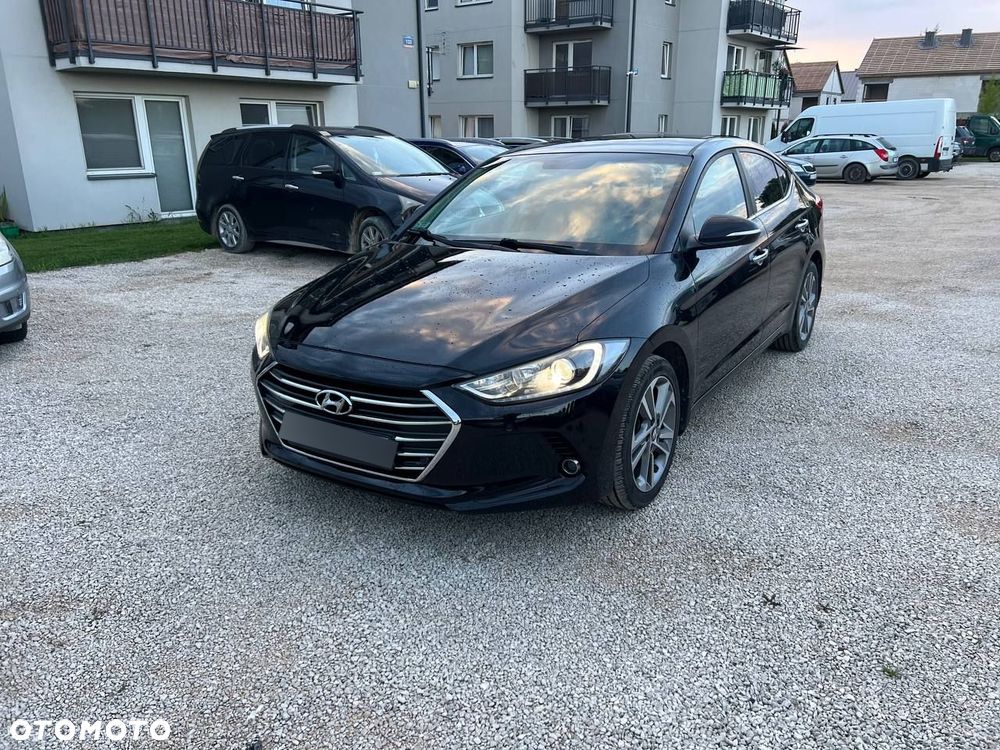 Hyundai Elantra 1.6 CRDi Comfort - 4