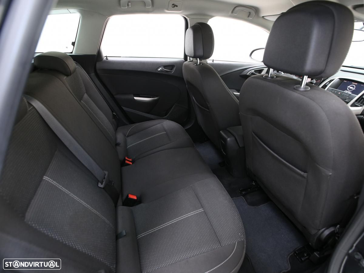 Opel Astra Sports Tourer - 11
