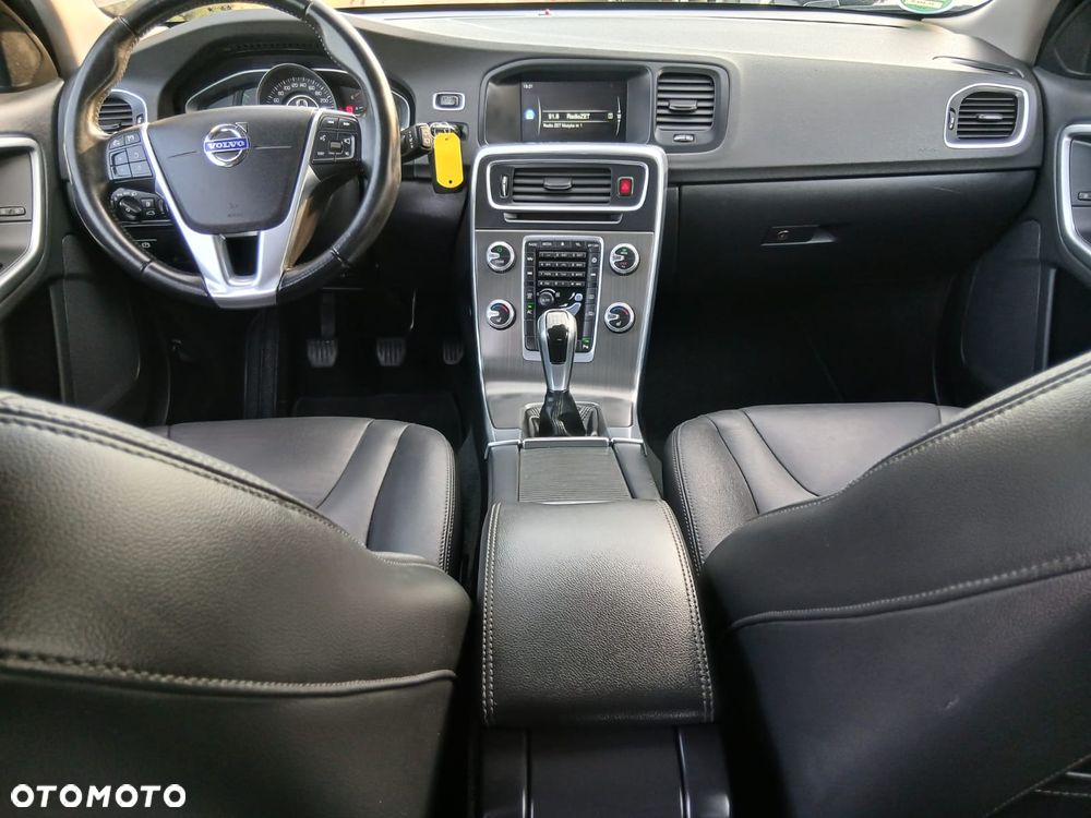 Volvo V60 D3 Summum - 31