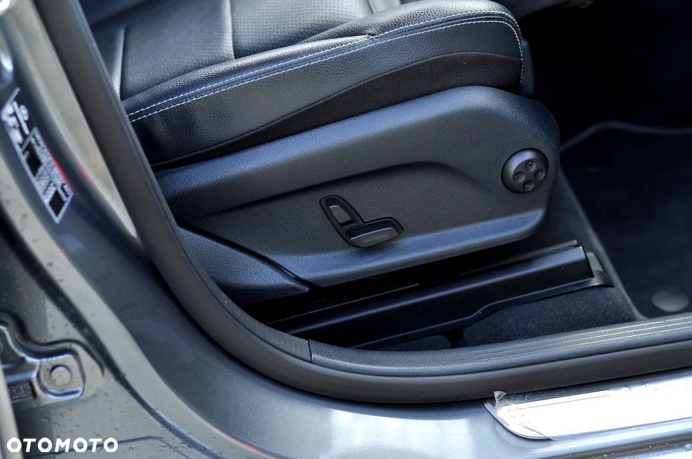 Mercedes-Benz GLC 220 d 4Matic 9G-TRONIC AMG Line Advanced - 29