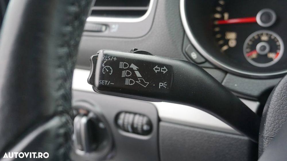 Volkswagen Golf 1.6 TDI DPF BlueMotion Technology Team - 20