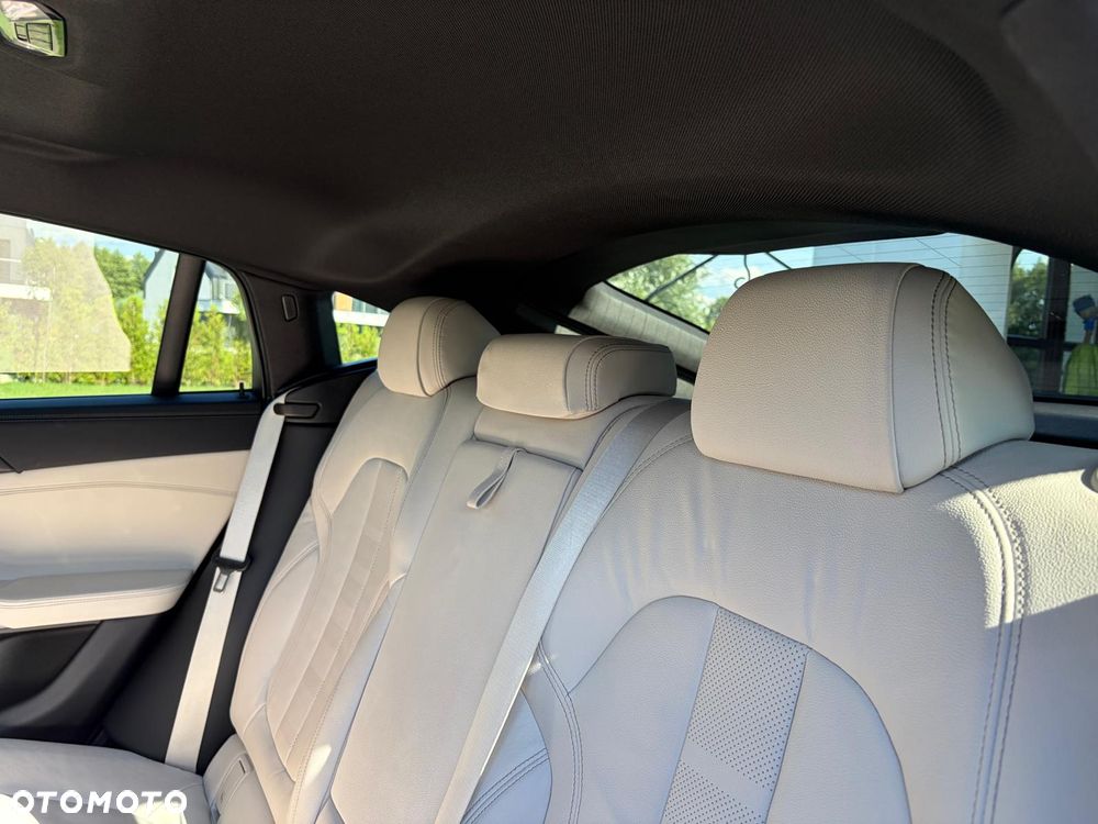 BMW X6 xDrive40d mHEV - 38