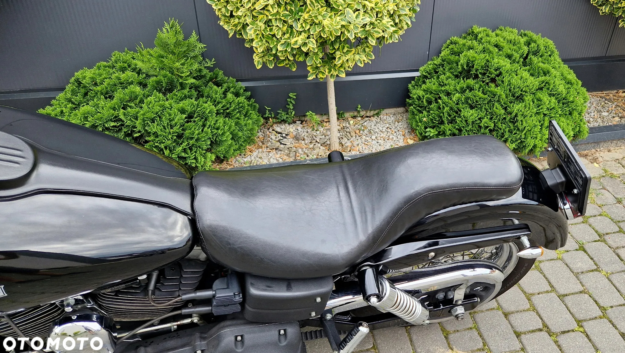 Harley-Davidson Dyna Street Bob - 13