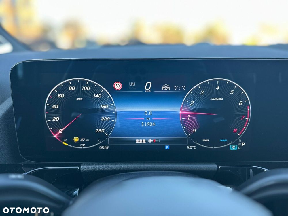 Mercedes-Benz GLA - 15