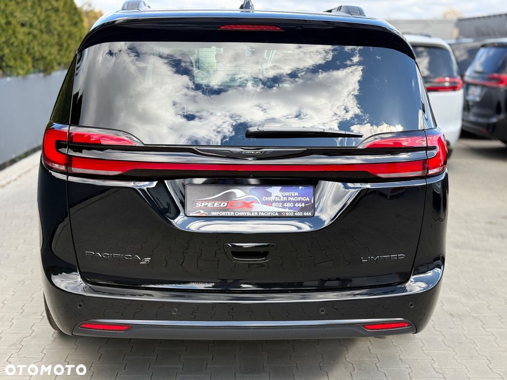 Chrysler Pacifica - 8