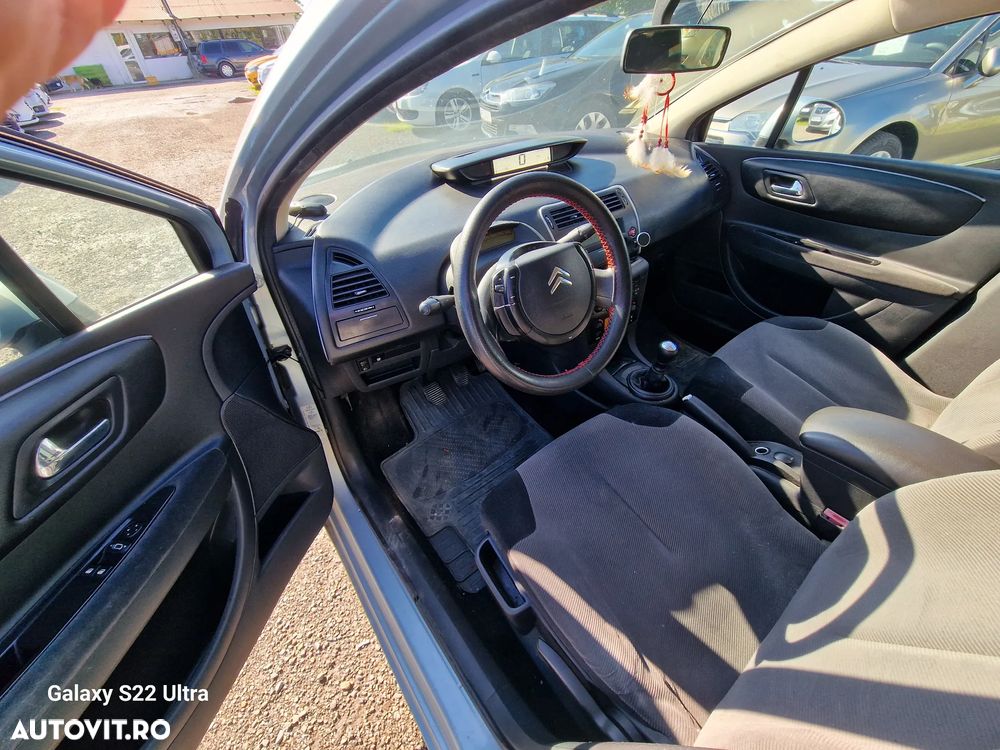 Citroën C4 1.6 HDI FAP Confort - 11