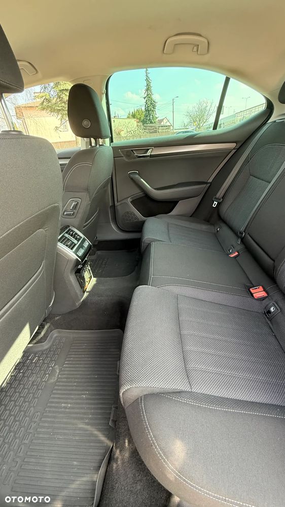 Skoda Superb 2.0 TDI SCR Style DSG - 20