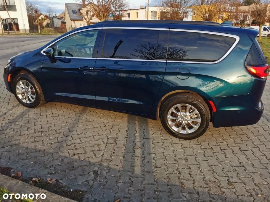 Chrysler Pacifica - 30