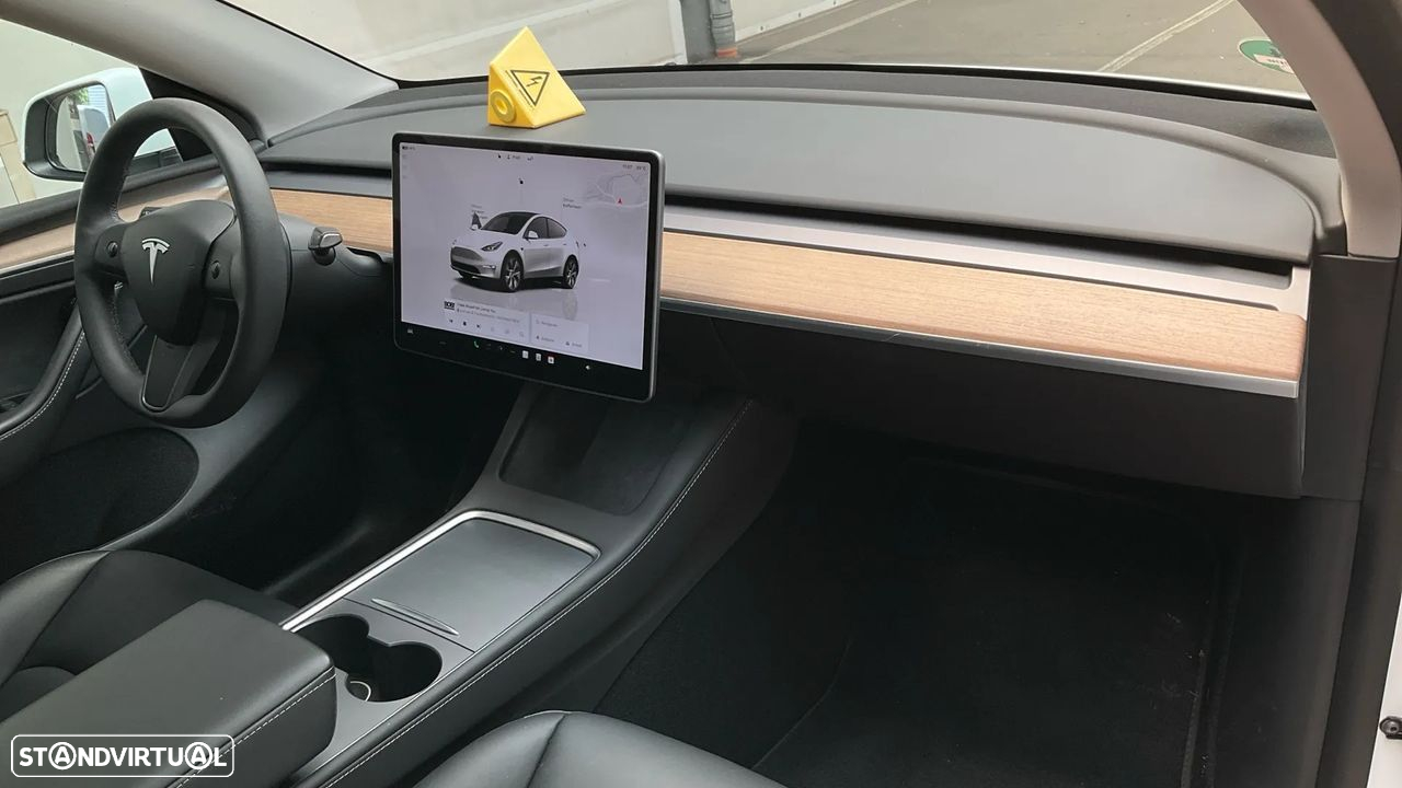Tesla Model Y Long Range Dual Motor AWD - 8