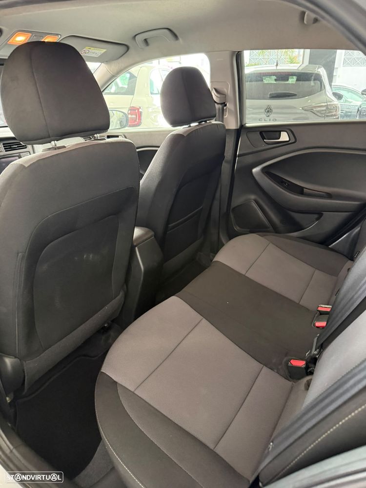 Hyundai i20 Active 1.4 CRDi Blue Comfort Navi - 10