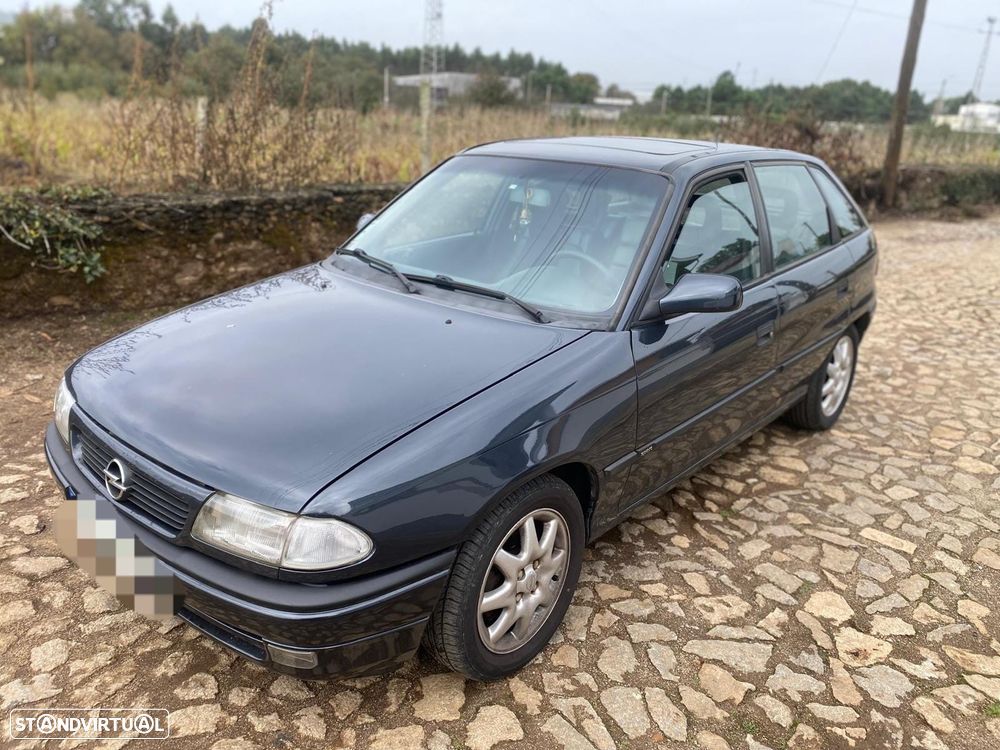 Opel Astra 1.6i Sport - 1