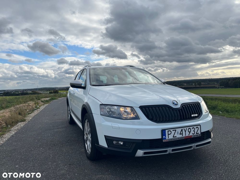 Skoda Octavia Combi 2.0 TDI 4x4 DSG Scout - 3