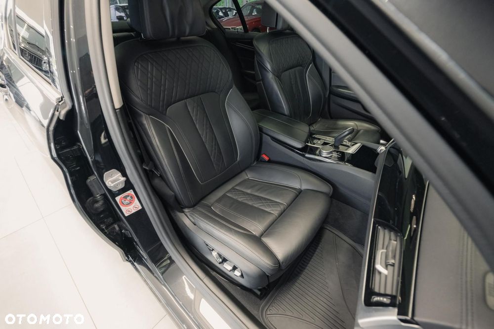 BMW Seria 5 520d xDrive Luxury Line - 16