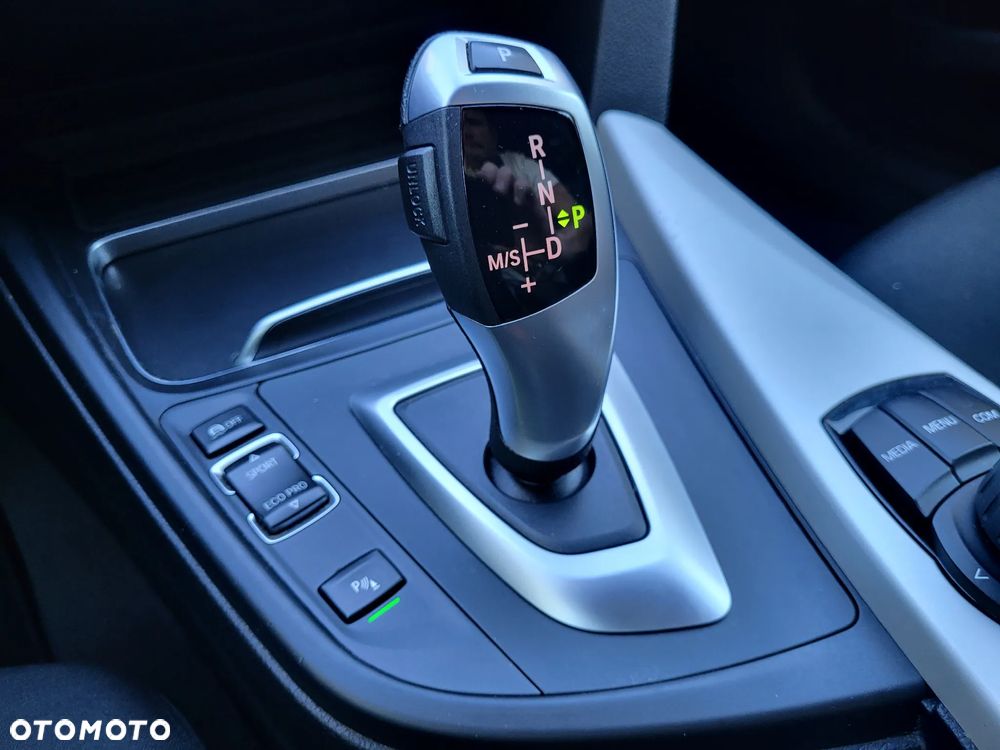 BMW Seria 3 318d Business Edition - 21