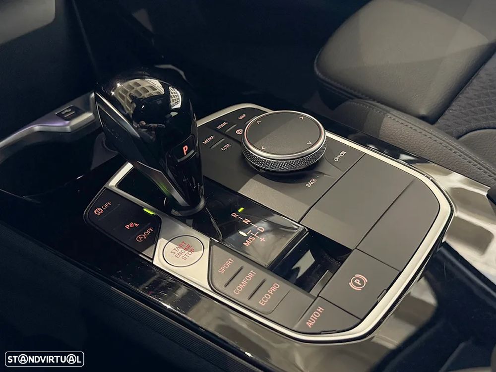 BMW 116 d Pack Desportivo M Auto - 12