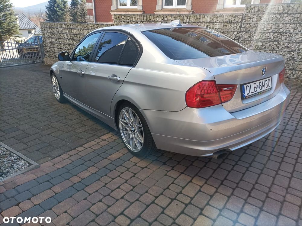 BMW Seria 3 320d DPF Efficient Dynamics Edition - 9