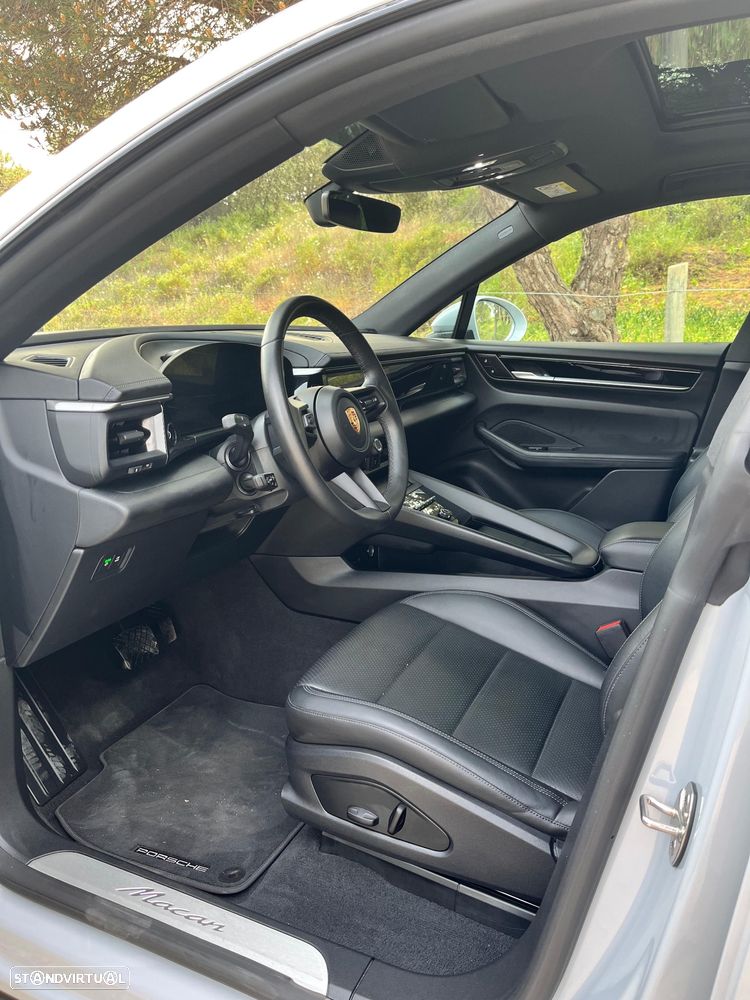 Porsche Macan Electric - 11