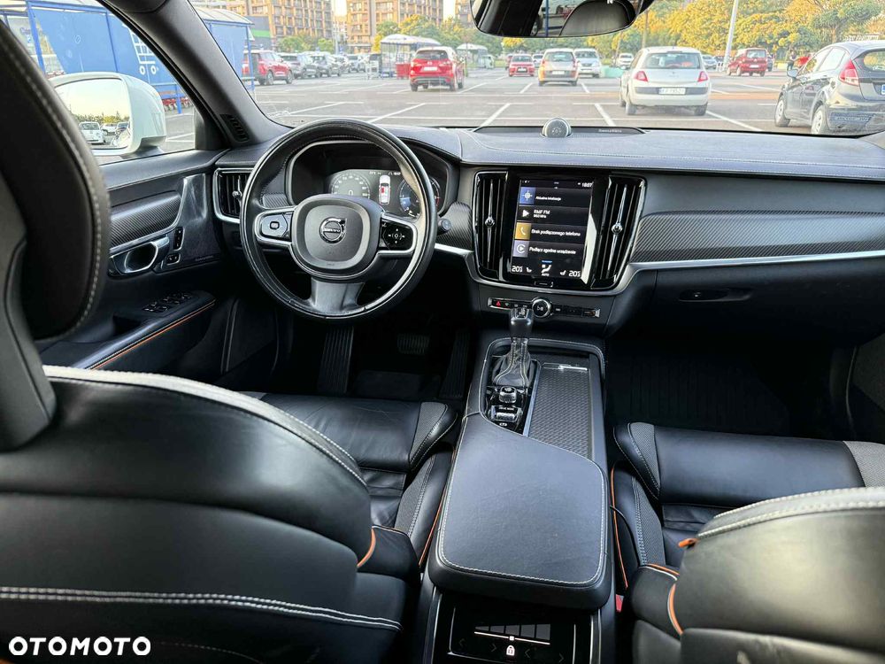 Volvo V90 Cross Country - 14