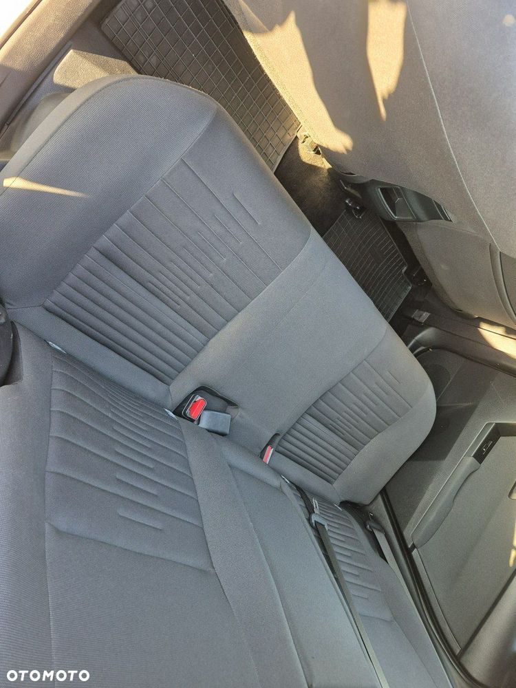 Toyota Auris - 11