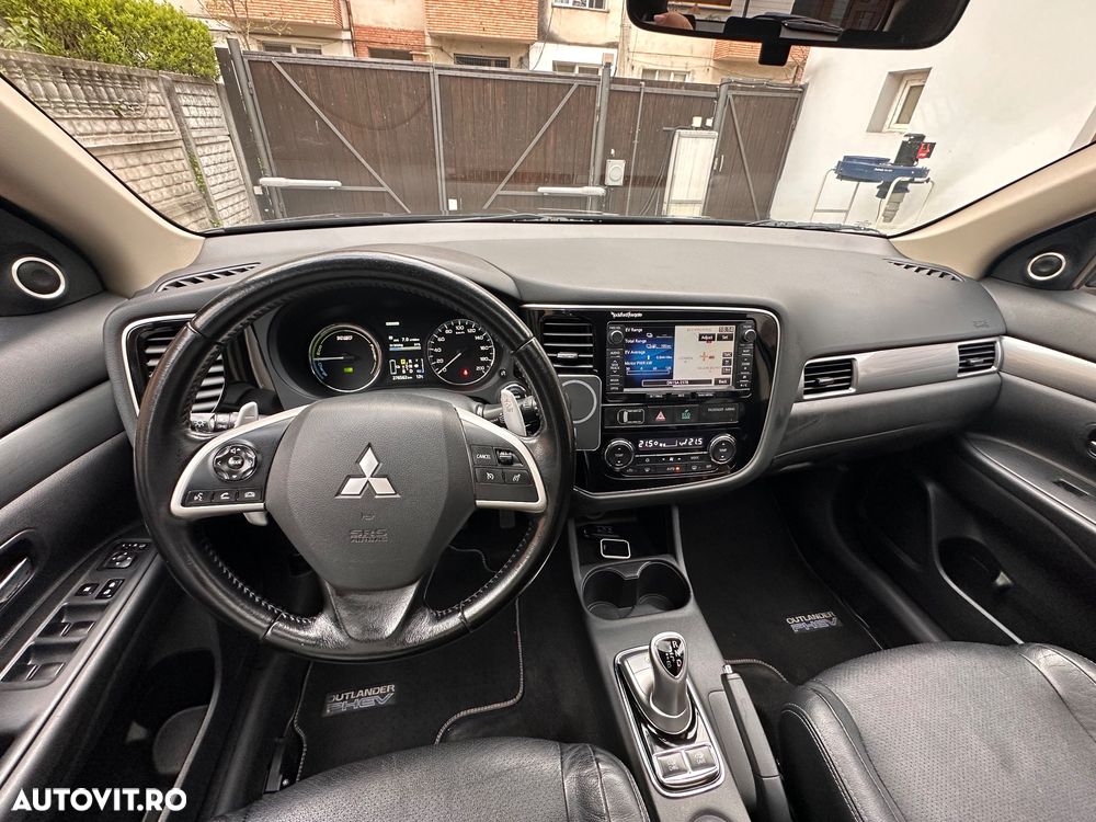 Mitsubishi Outlander - 9