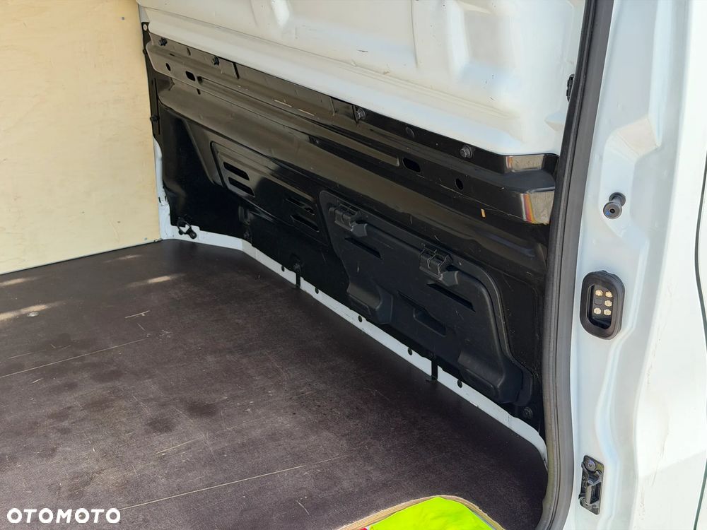 Renault Trafic - 36