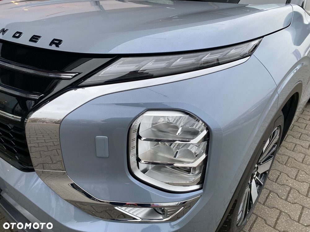 Mitsubishi Outlander - 8