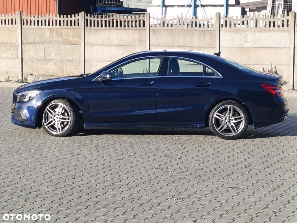 Mercedes-Benz CLA 220 4-Matic AMG Line - 9