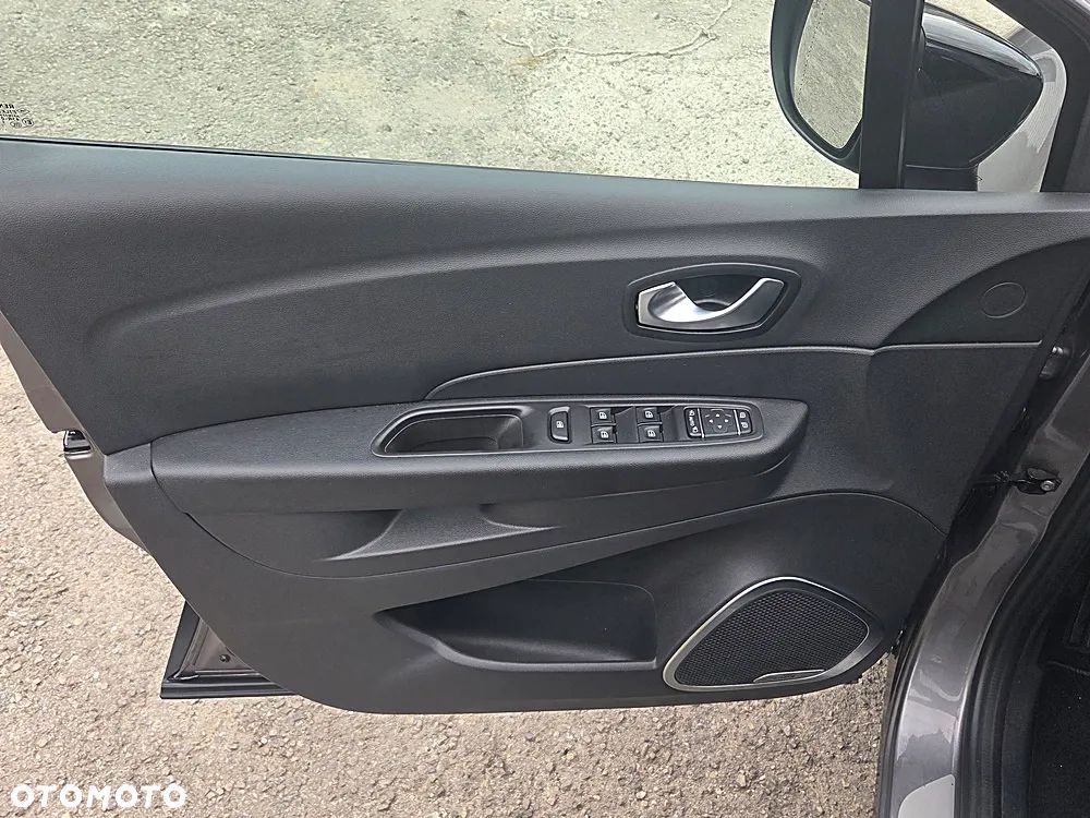 Renault Captur (ENERGY) TCe 90 BOSE EDITION - 30