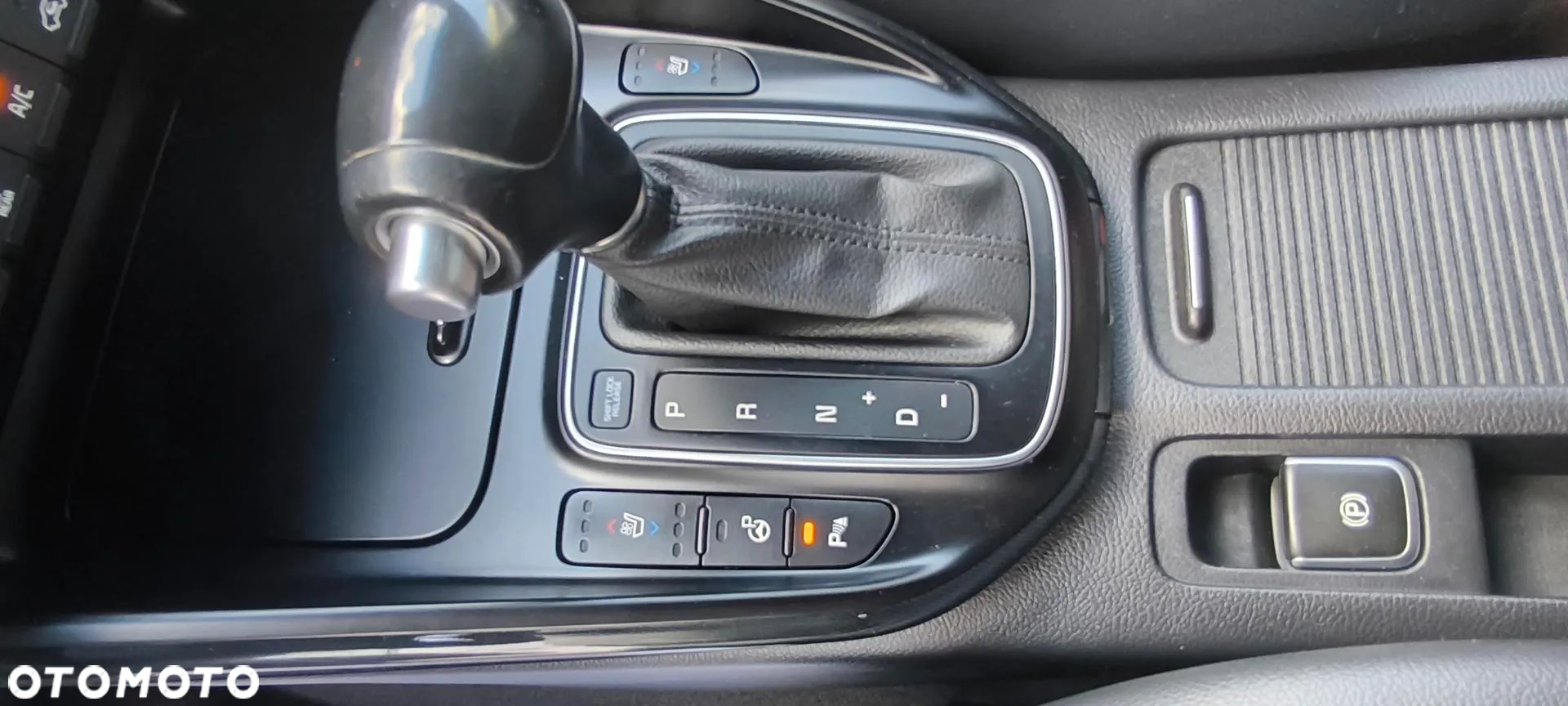 Kia Carens 1.7 CRDi XL 7os - 15