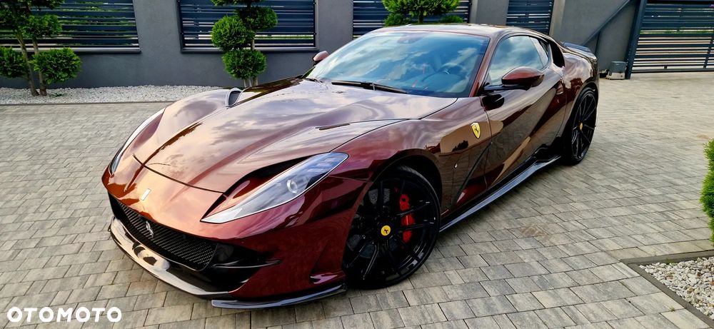 Ferrari 812 Superfast - 9