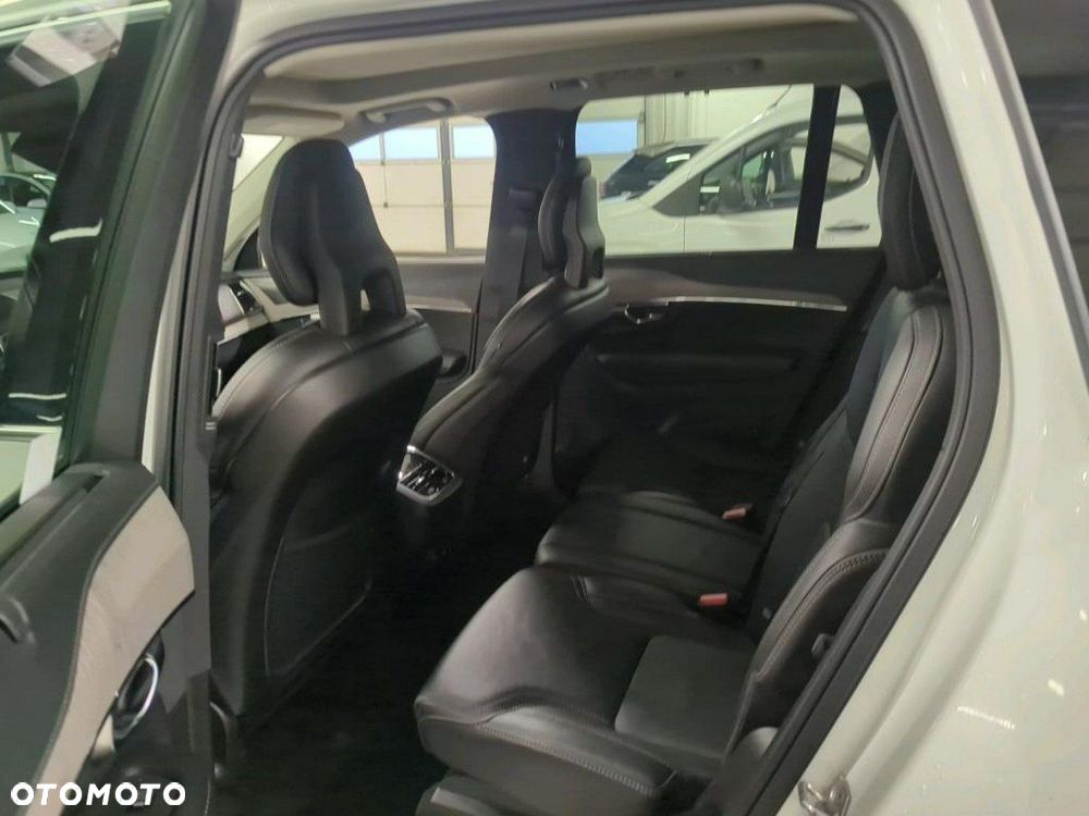 Volvo XC 90 - 7