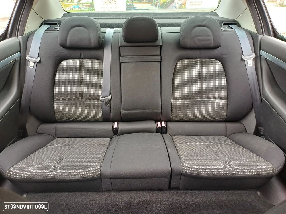 Peugeot 407 1.6 HDi Executive - 27