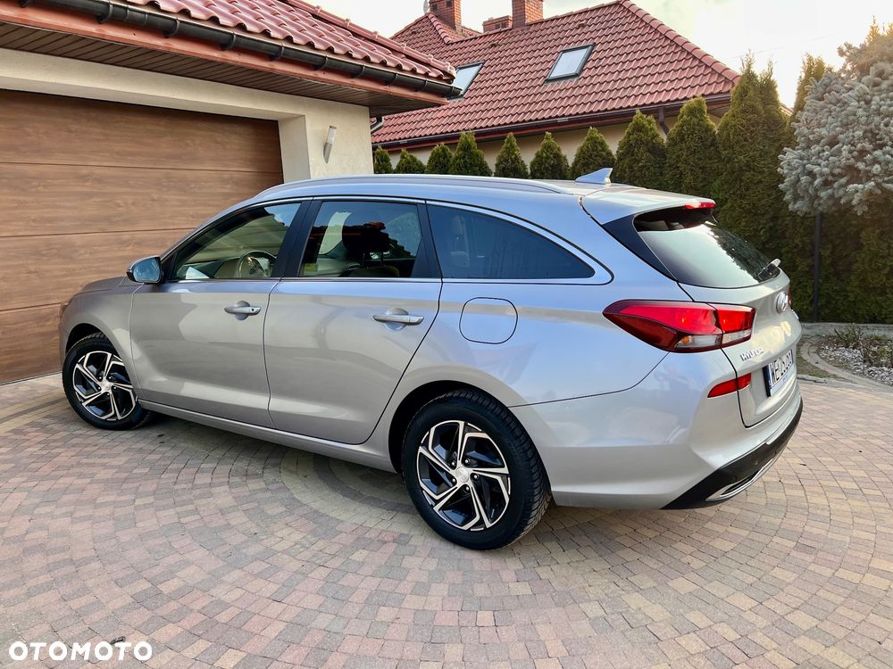 Hyundai i30 1.6 D Comfort - 26