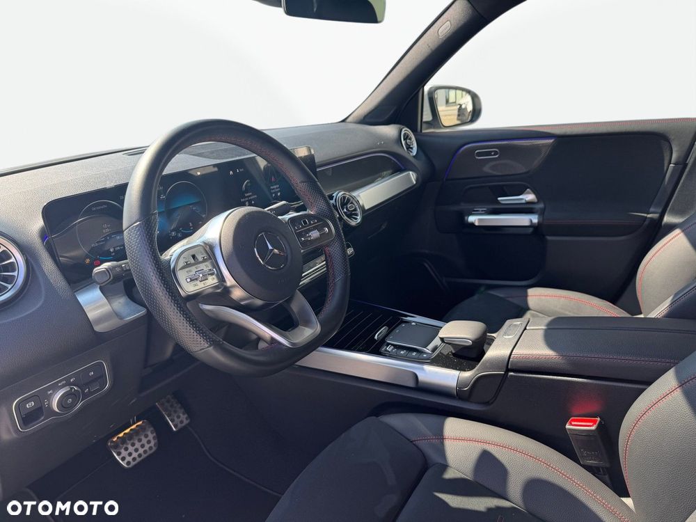 Mercedes-Benz GLB - 12