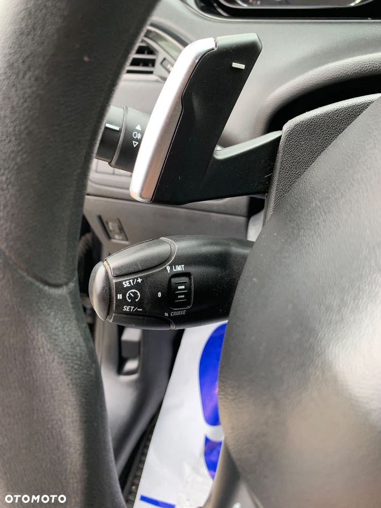 Peugeot 208 1.4 e-HDi Active STT - 19