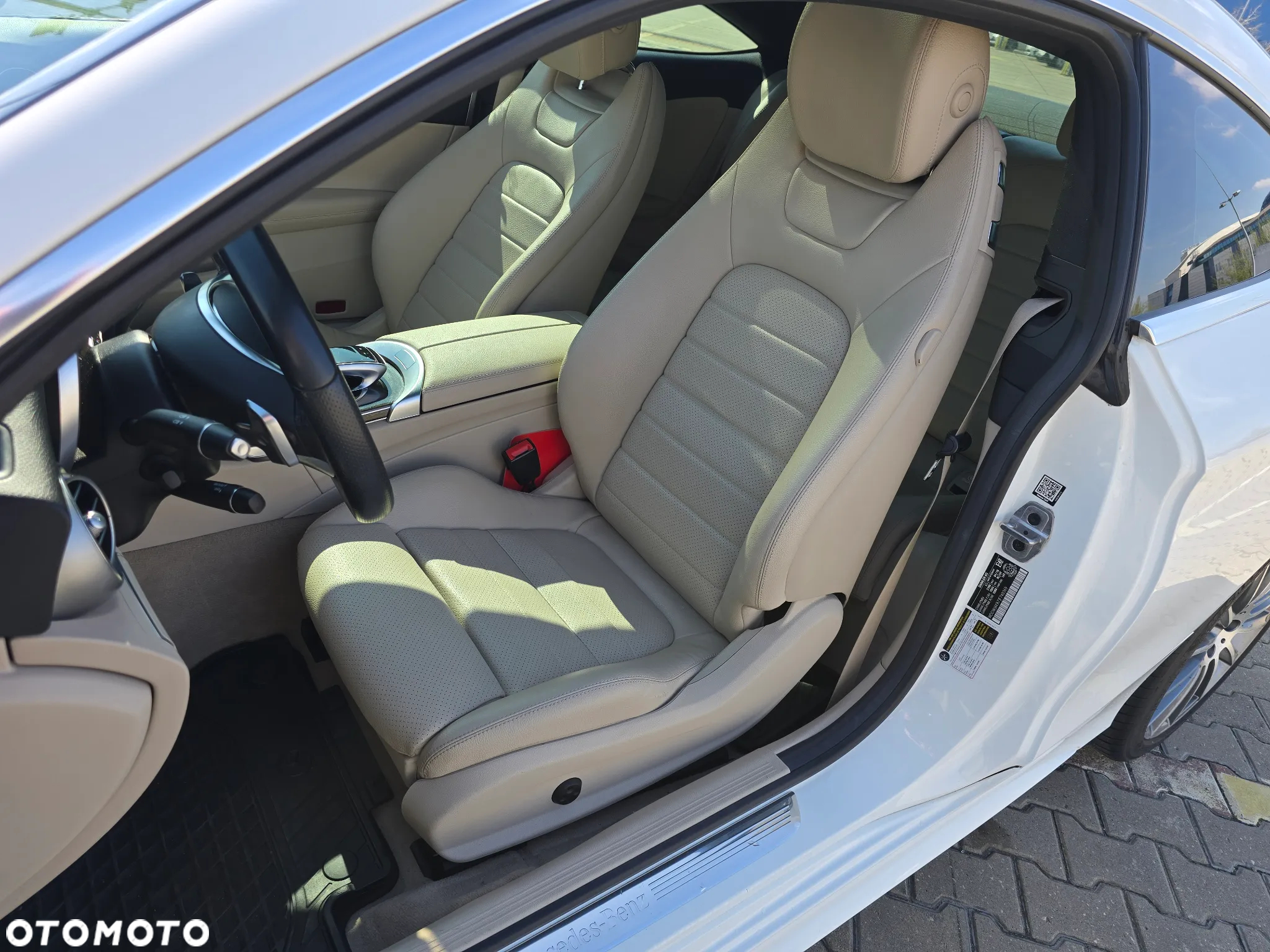 Mercedes-Benz Klasa C 300 Coupe 4Matic 9G-TRONIC - 16