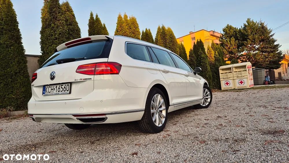 Volkswagen Passat - 2