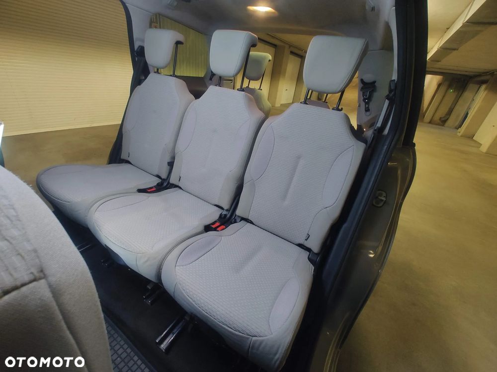 Citroën C4 Picasso - 23