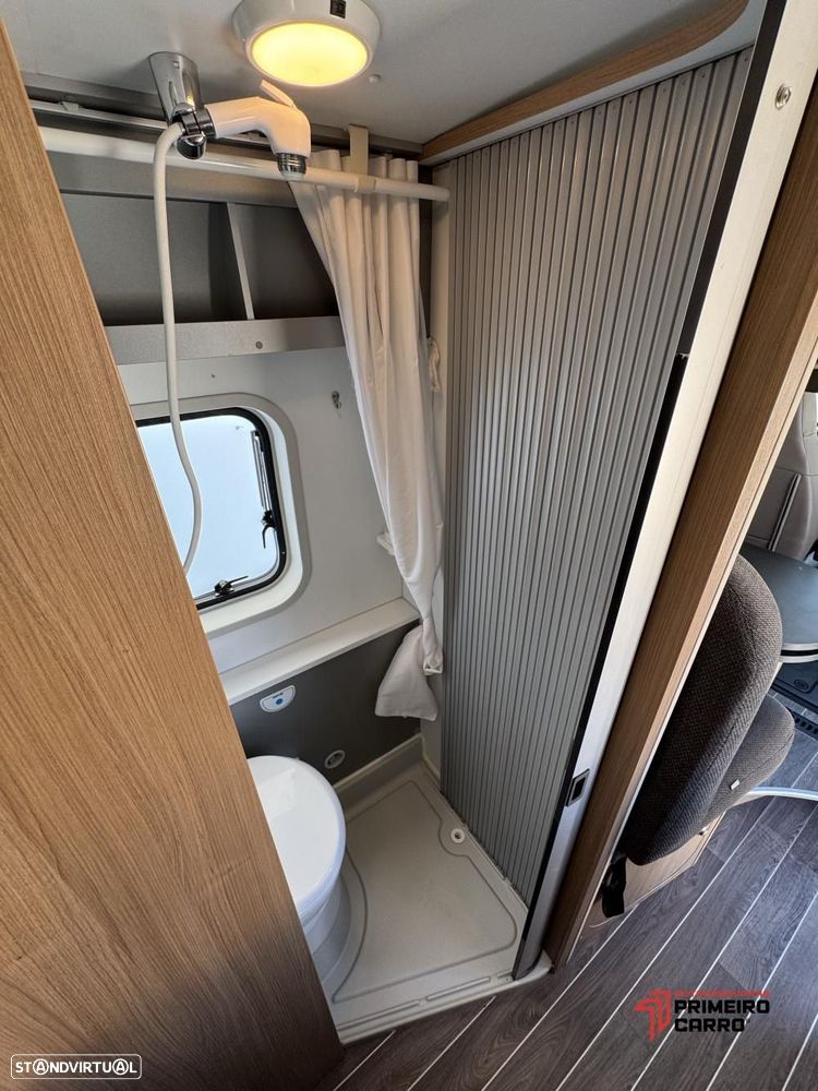 Adria Twin 600 SP cama transversal - 11