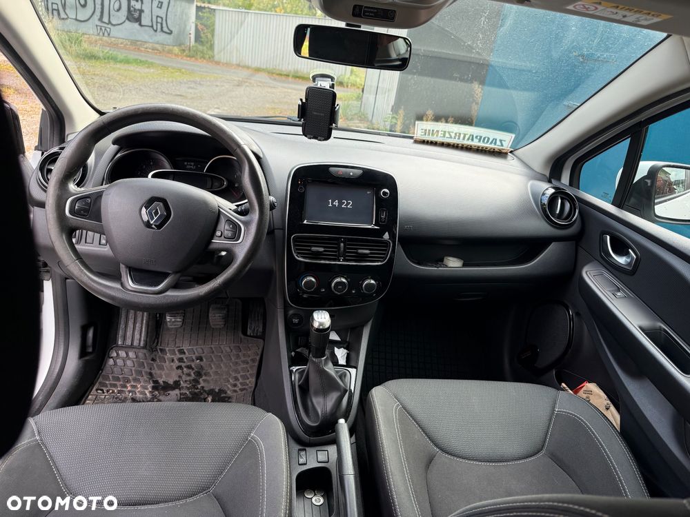 Renault Clio - 19
