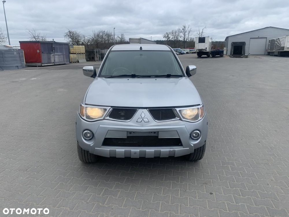 Mitsubishi L200 Pick Up 4x4 S&S Double Cab Intro Edition II - 27