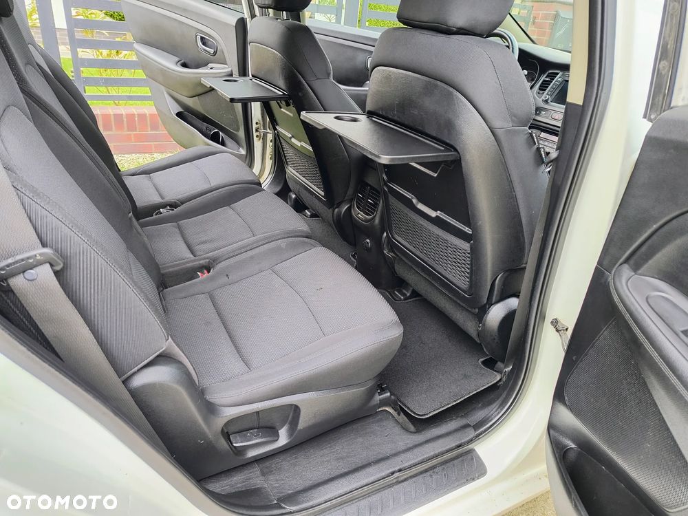 Kia Carens 1.7 CRDi 136 Dream Team Edition - 21