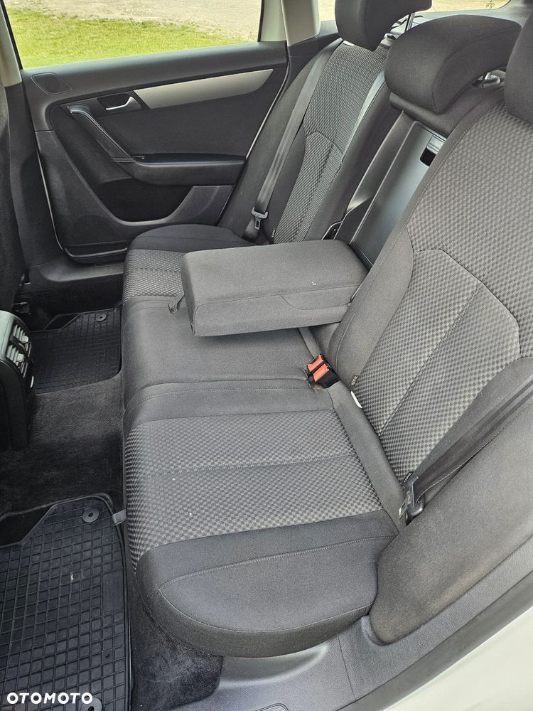 Volkswagen Passat - 8