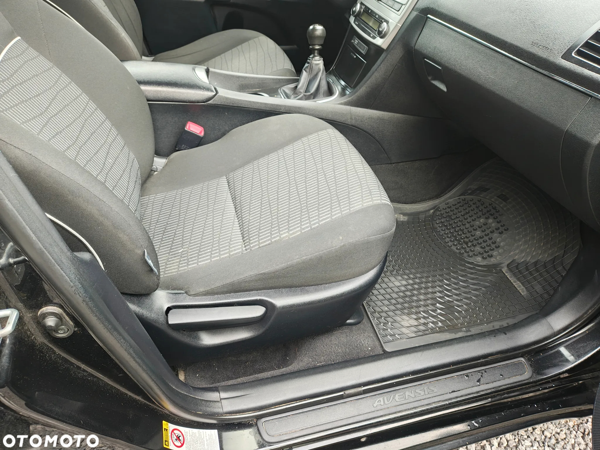 Toyota Avensis 1.6 Luna - 15