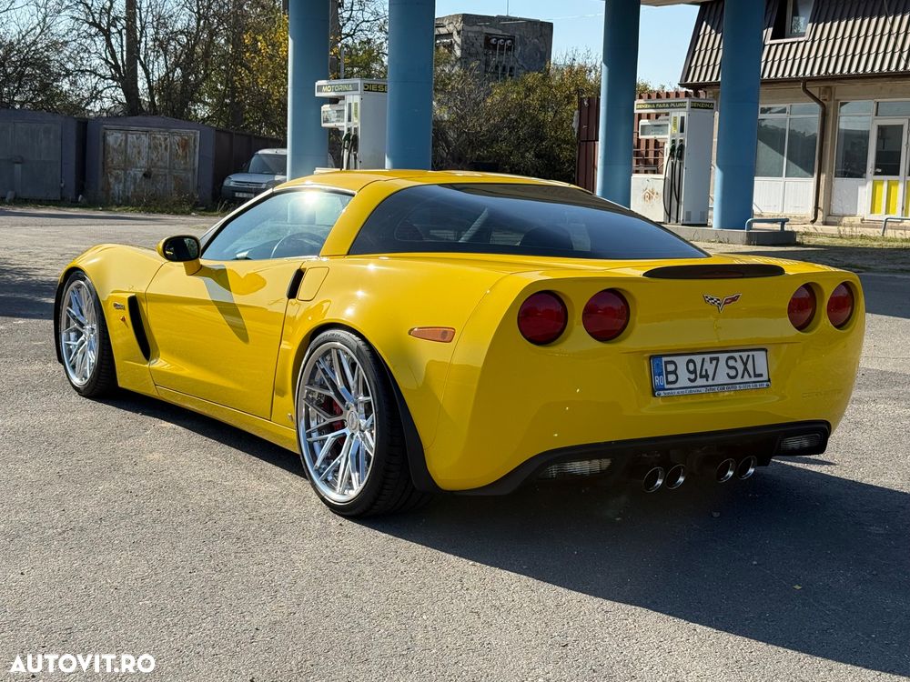 Chevrolet Corvette - 8