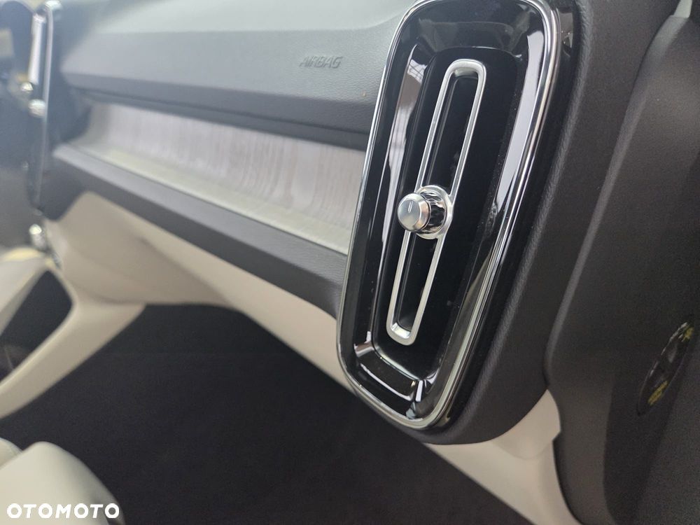 Volvo XC 40 B4 B DKG Ultimate Dark - 13