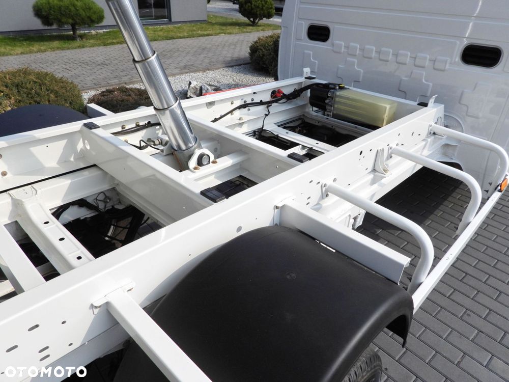 Volkswagen CRAFTER WYWROTKA TEMPOMAT BLIŹNIACZE KOŁA KLIMATYZACJA  180KM - 20